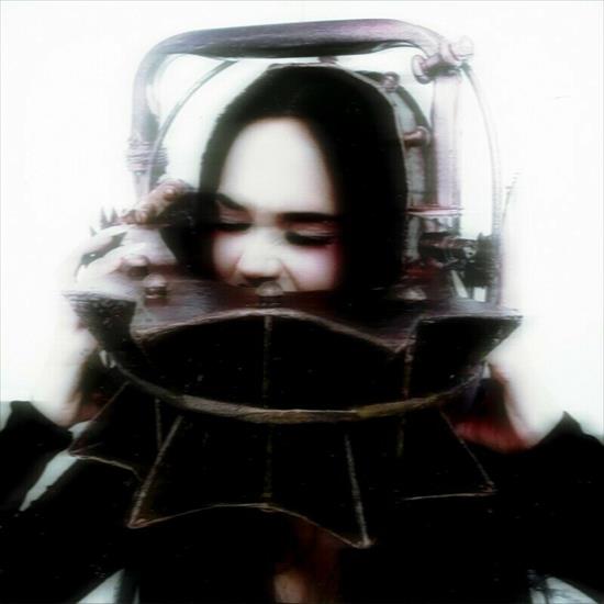 Maggie Lindemann - Headsplit Deluxe Edition - 2024 - cover.jpg